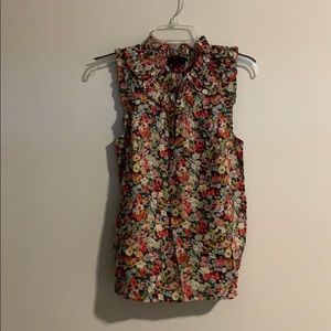 Floral top with button closure